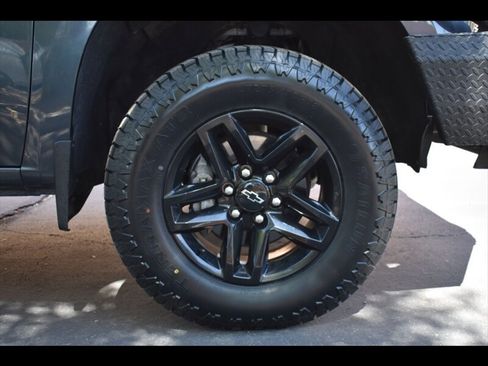 Used 2020 Chevrolet Silverado 1500 Custom Trail Boss image 39