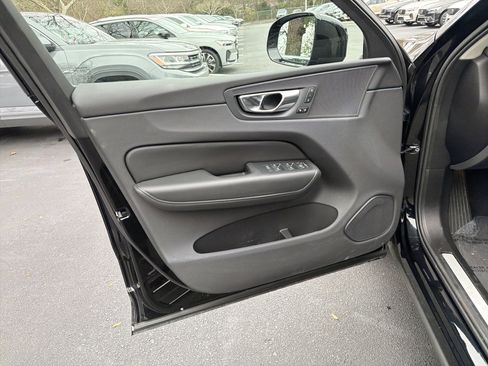 Certified 2025 Volvo XC60 B5 Plus image 14
