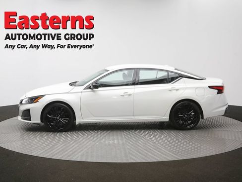 Used 2023 Nissan Altima 2.5 SR FWD image 59