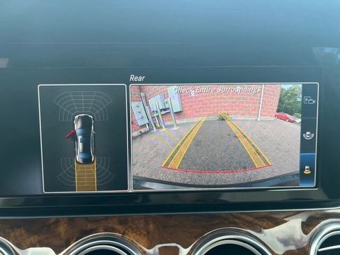 Used 2017 Mercedes-Benz E 300 4MATIC image 19