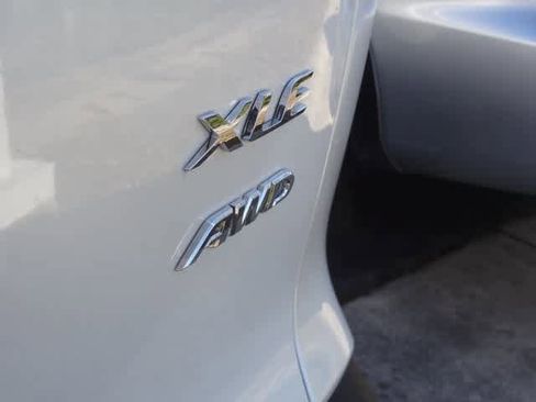 Used 2025 Toyota Corolla Cross XLE image 7