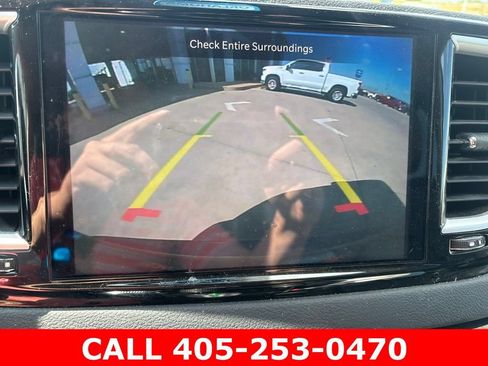 Used 2023 Chrysler Pacifica Touring-L FWD image 18