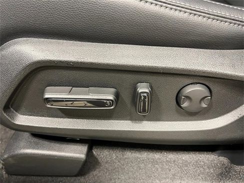 New 2025 Honda Pilot Touring image 12