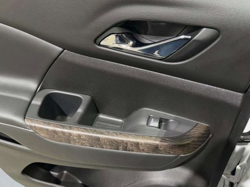 Used 2021 GMC Acadia Denali w/ Denali Technology Package image 45