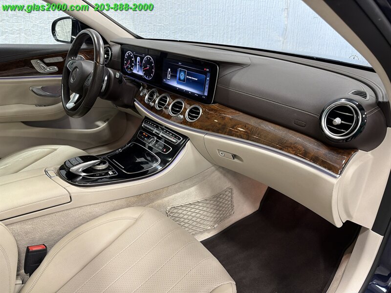 Used 2017 Mercedes-Benz E 400 4MATIC Wagon image 5