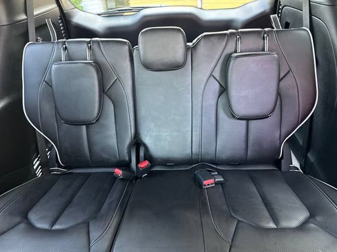 Used 2026 Chrysler Pacifica Limited FWD image 21