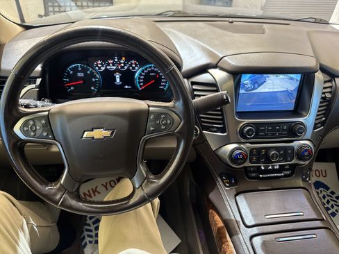 Used 2019 Chevrolet Suburban Premier AWD/4WD image 42