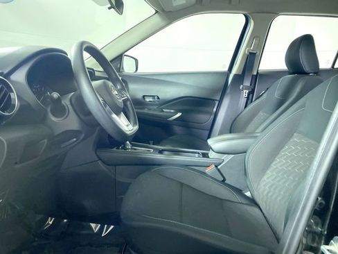 Used 2023 Nissan Kicks SV image 5