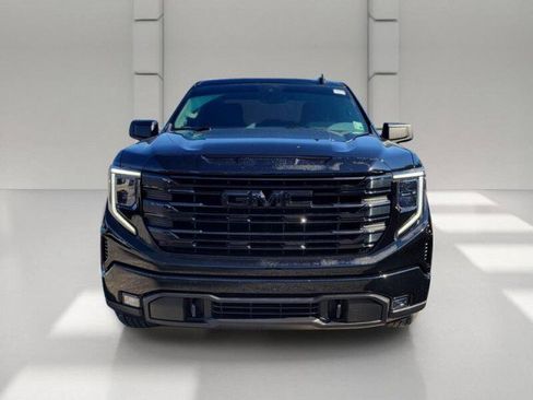 Used 2023 GMC Sierra 1500 Elevation RWD image 2