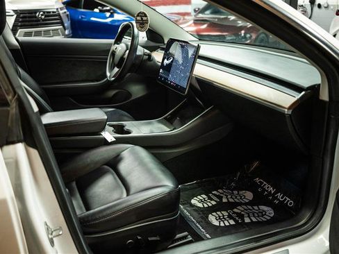 Used 2018 Tesla Model 3 Long Range image 13