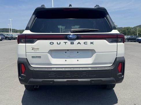 Used 2026 Subaru Outback Premium AWD/4WD image 4