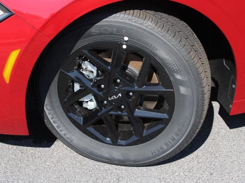 New 2025 Kia K5 LXS image 9