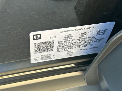 Used 2025 Chevrolet Trax LS image 33