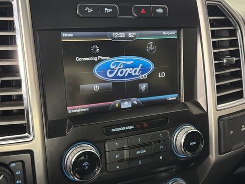 Used 2015 Ford F150 Platinum w/ Equipment Group 701A Luxury AWD/4WD image 19