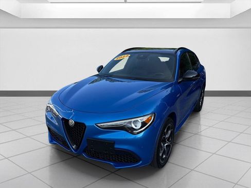 Used 2022 Alfa Romeo Stelvio Veloce AWD/4WD image 10