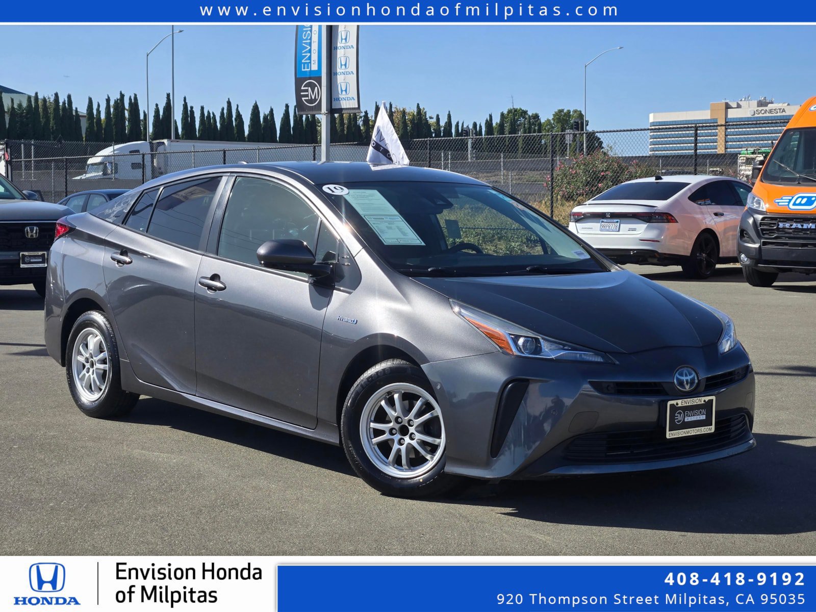 Used 2019 Toyota Prius LE FWD image 1