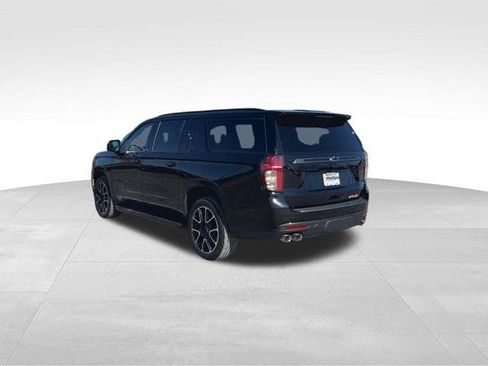 Used 2022 Chevrolet Suburban RST w/ Sport Performance Package AWD/4WD image 9