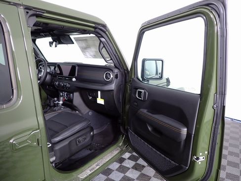 New 2024 Jeep Wrangler Unlimited Sahara w/ Technology Group image 30