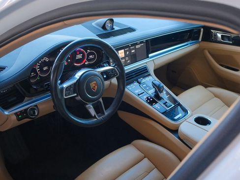 Used 2017 Porsche Panamera image 48
