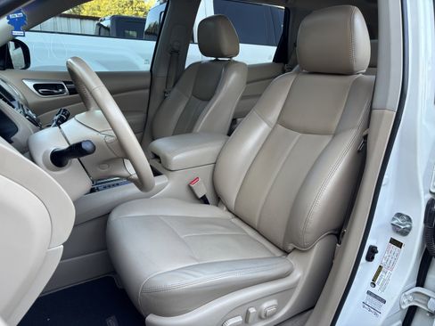Used 2015 Nissan Pathfinder SL w/ SL Premium Package image 16
