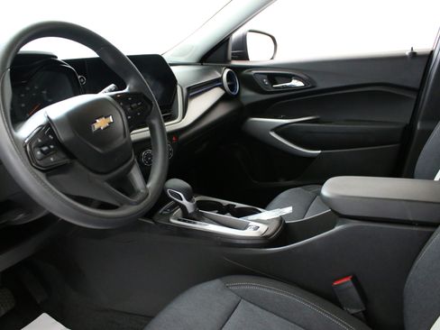 Used 2024 Chevrolet Trax LS FWD image 22