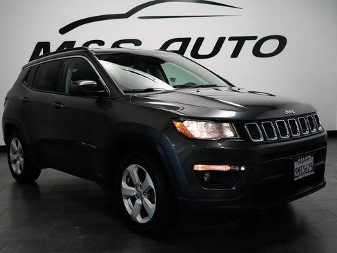Used 2020 Jeep Compass Latitude FWD image 8