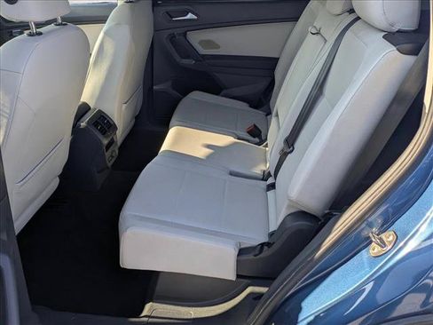 Used 2019 Volkswagen Tiguan SEL w/ 3rd Row Seat Package AWD/4WD image 17
