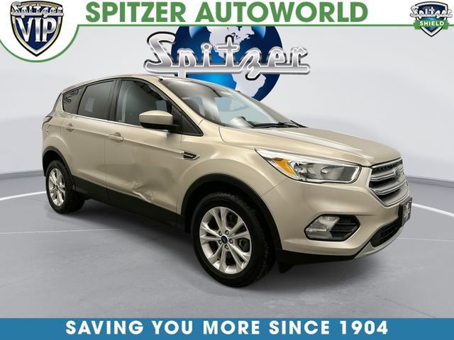 Used 2017 Ford Escape SE w/ SE Cold Weather Package AWD/4WD image 1