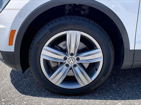 Used 2020 Volkswagen Tiguan SEL AWD/4WD image 7