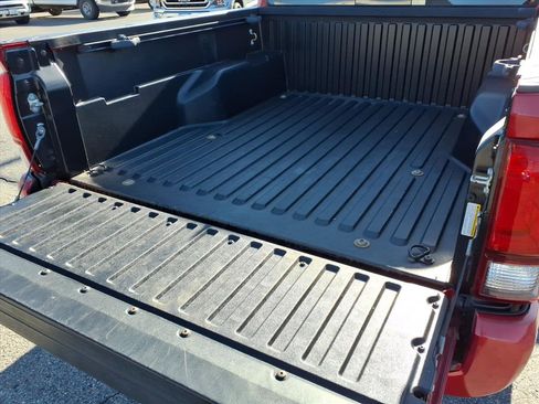 Used 2019 Toyota Tacoma TRD Sport image 4