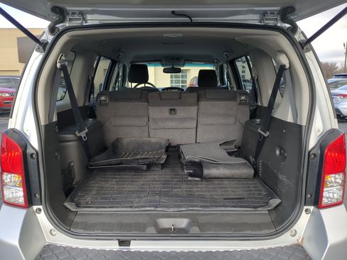 Used 2011 Nissan Pathfinder SV w/ Protection Pkg image 29