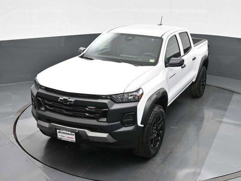 Used 2024 Chevrolet Colorado Trail Boss image 11