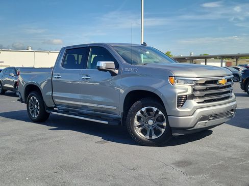 Used 2024 Chevrolet Silverado 1500 High Country w/ Technology Package AWD/4WD image 32