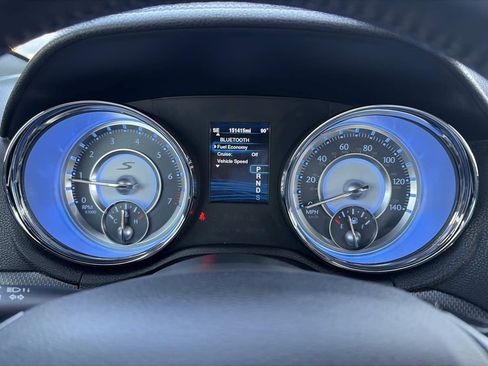 Used 2014 Chrysler 300 S RWD image 38