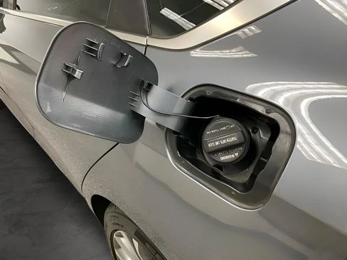 Used 2015 Hyundai Genesis 3.8 RWD image 29