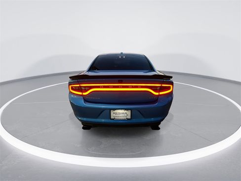 Used 2018 Dodge Charger SXT image 7