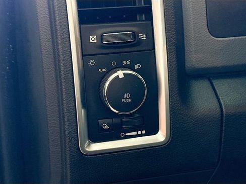 Used 2018 RAM 1500 Big Horn AWD/4WD image 11
