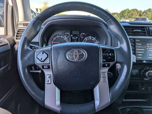 Used 2022 Toyota 4Runner SR5 Premium image 17