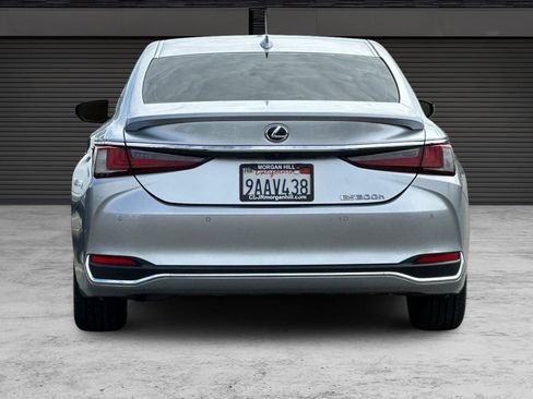 Used 2022 Lexus ES 300h w/ Premium Package FWD image 5
