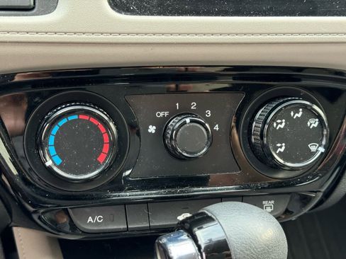 Used 2017 Honda HR-V LX image 11