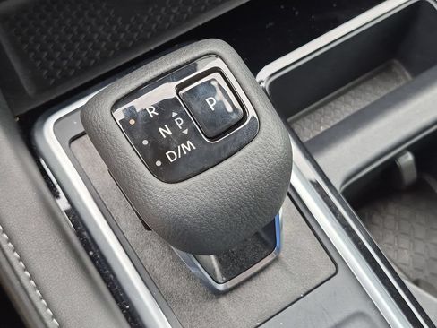 Used 2025 Nissan Pathfinder SL AWD/4WD image 22