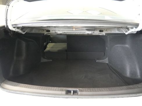 Used 2021 Toyota Corolla LE FWD image 27