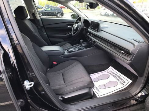 Certified 2023 Honda Accord EX image 12