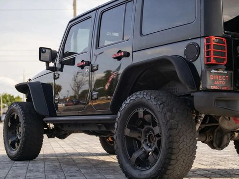 Used 2015 Jeep Wrangler Unlimited Rubicon AWD/4WD image 12