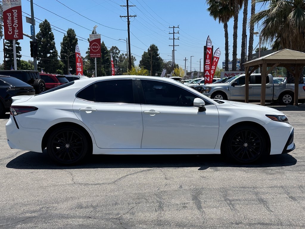 Used 2023 Toyota Camry SE w/ Convenience Package FWD image 9