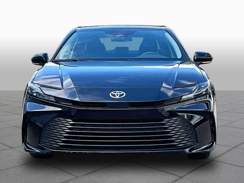 Used 2026 Toyota Camry LE FWD image 4