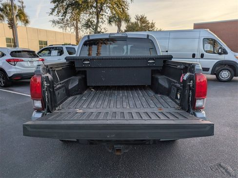 Used 2018 Toyota Tacoma TRD Sport image 14