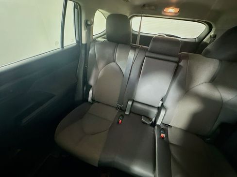 Used 2024 Toyota Highlander LE image 12