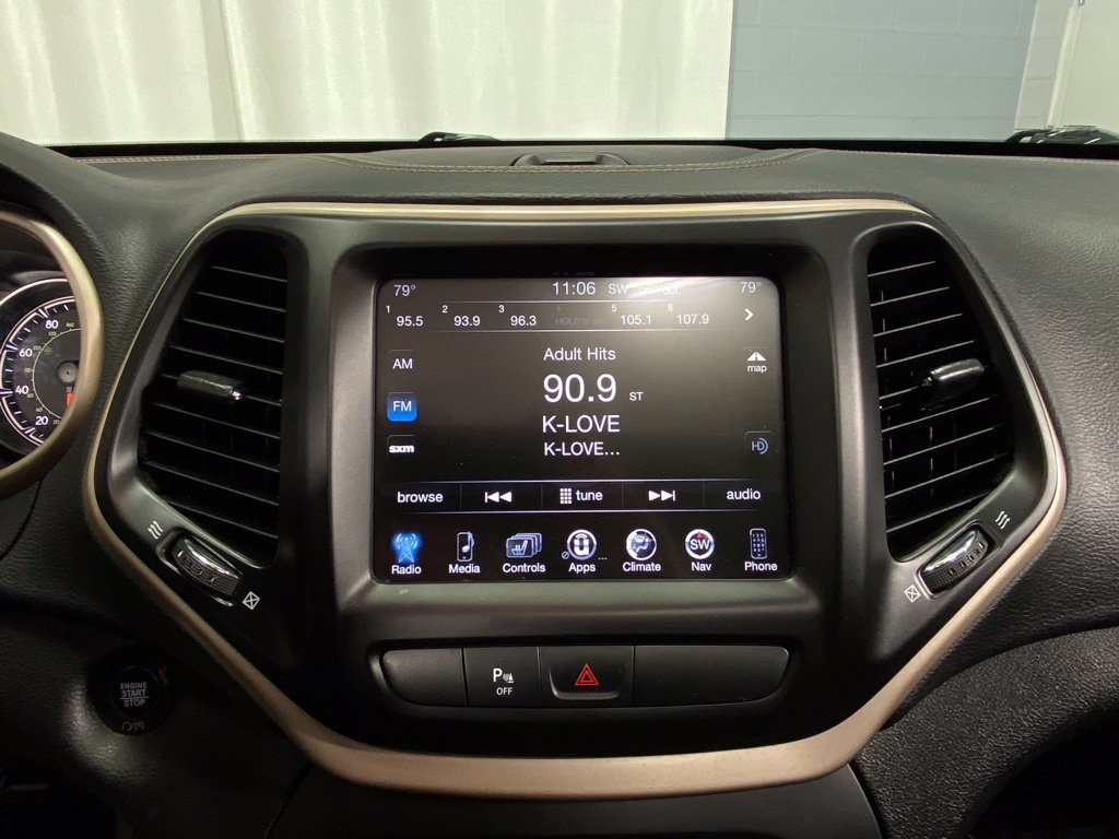 Used 2018 Jeep Cherokee Limited AWD/4WD image 21
