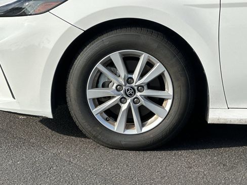 Used 2025 Toyota Camry LE image 23